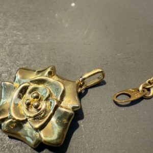 Camellia motif, Pendant K18