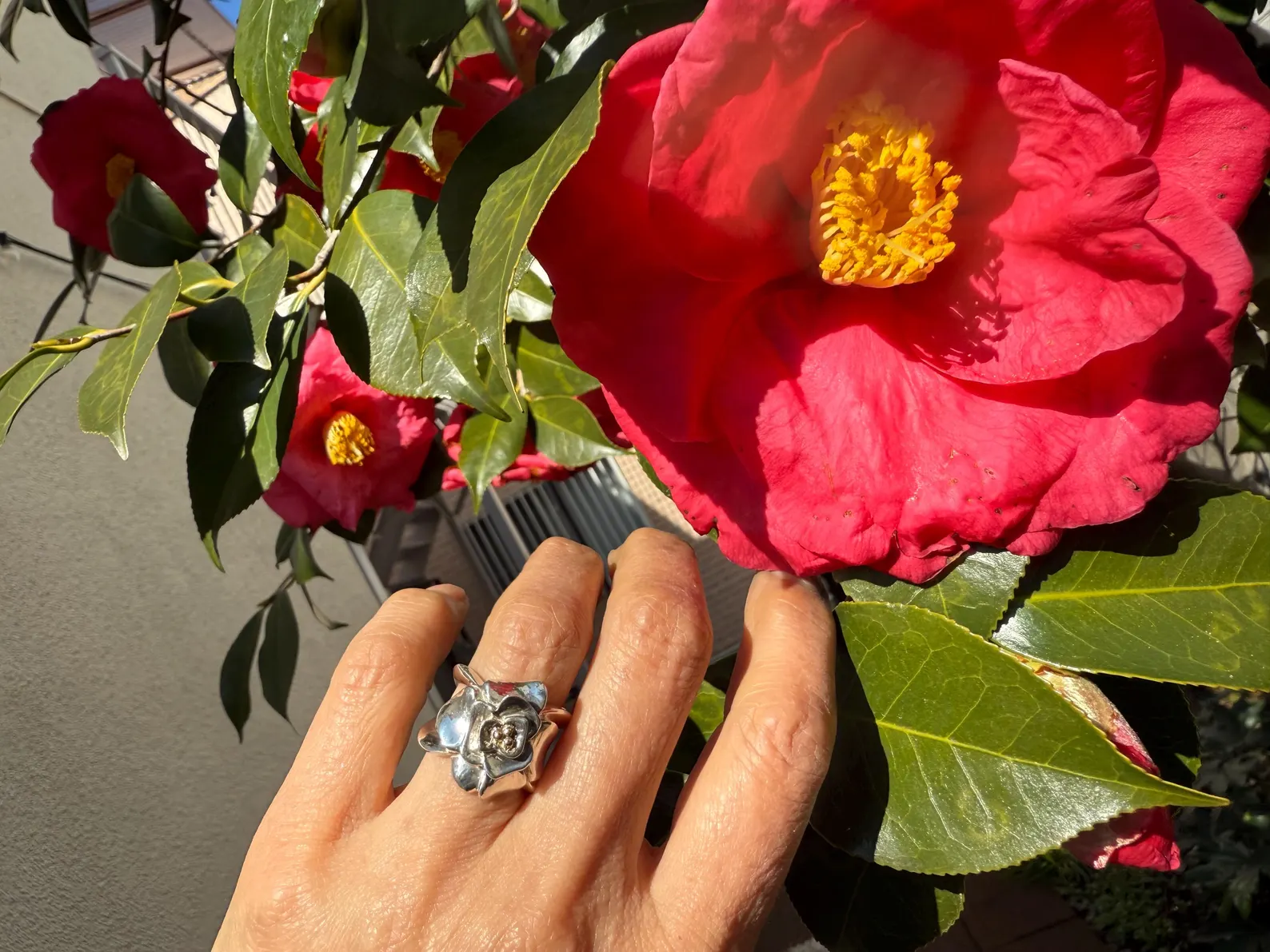 Camellia Flower Ring - 画像 (4)